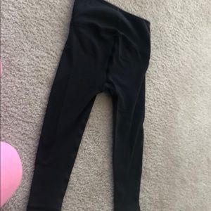 Lululemon crop side is mesh pretty good condition